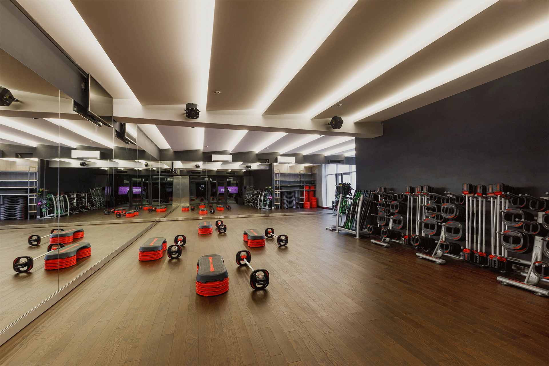 Edge club. Edge Fitness Новосибирск. Edge Premium Fitness. Edge Premium Fitness Club. Спортклуб Edge Новосибирск.